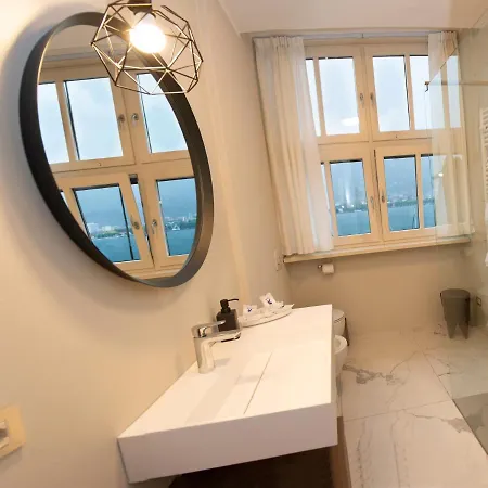 Little Marina - East Side - Front Apartment *